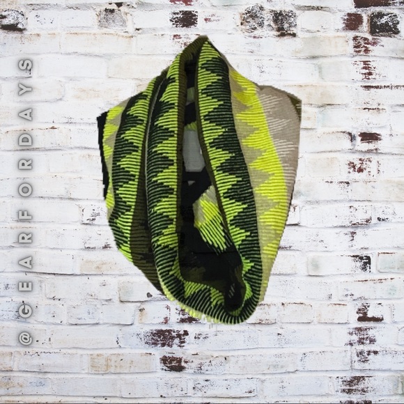 BCBG Face + Neck Warmer | Scarf | Face Mask | Wrap - Picture 2 of 7